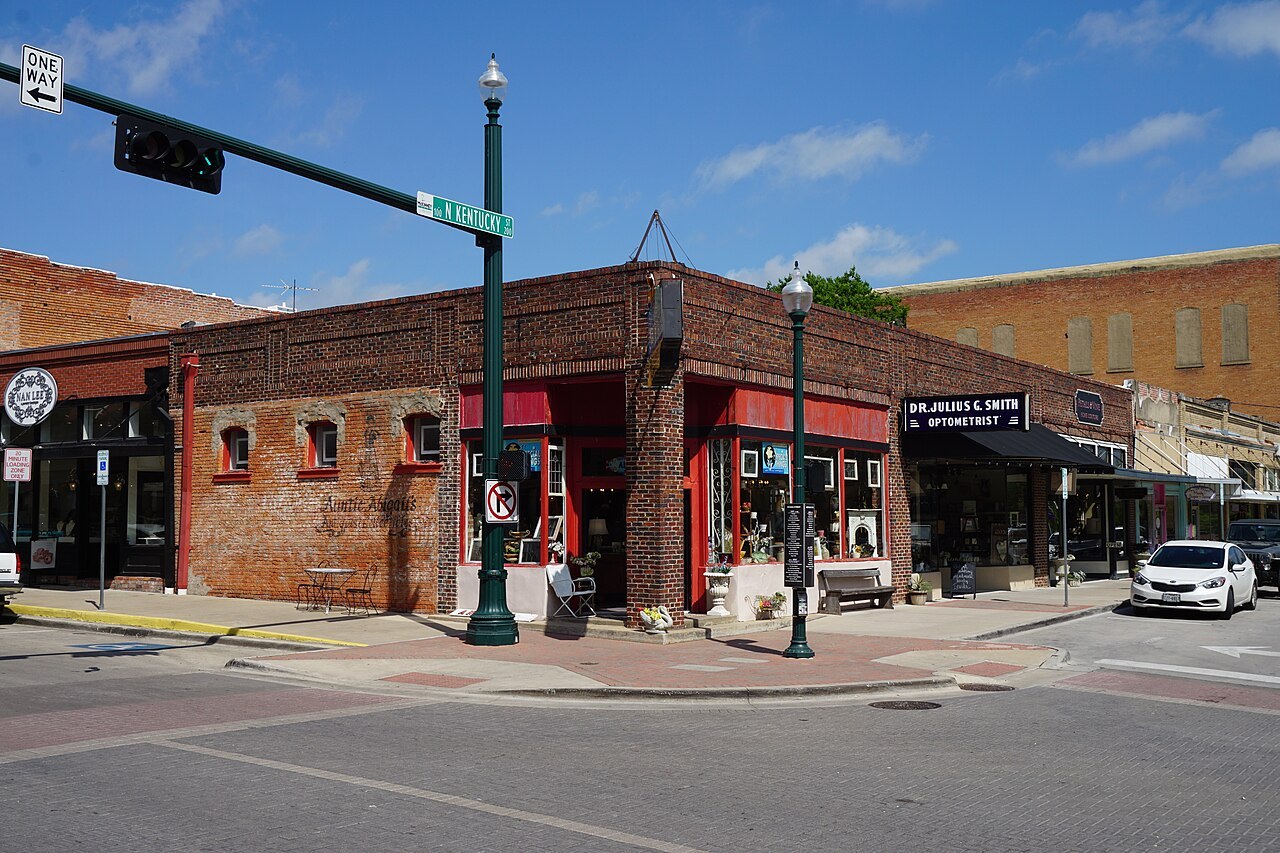 McKinney April 2017 029 (Auntie Abigail's and Wishful Thinking)